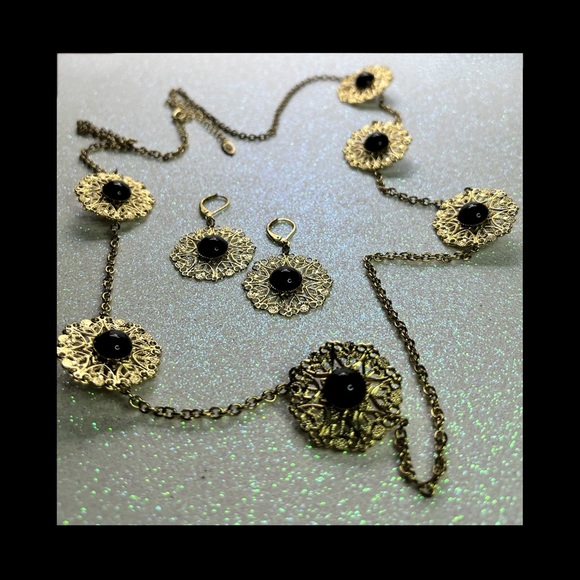 Gold Station Rope Necklace w/Cabochon Set Onyx Filagree Medallions w/Earrings - Picture 6 of 6